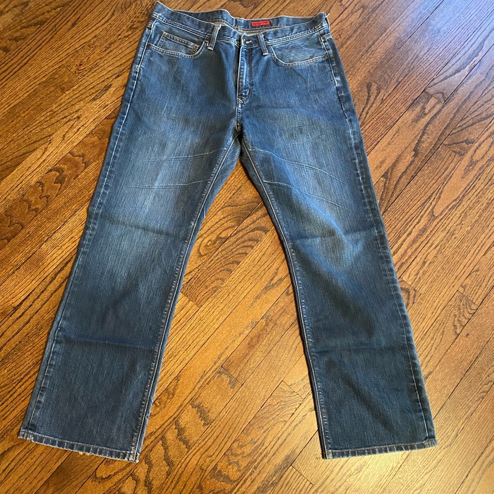 Men’s Like New Apt. 9 36x32 jeans. Straight fit! Nice jeans can dress up/down!